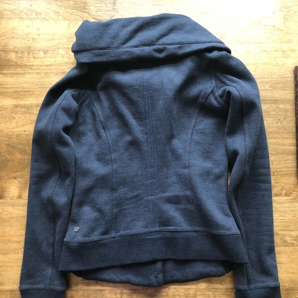 Lululemon navy jacket4 - Picture 4 of 5